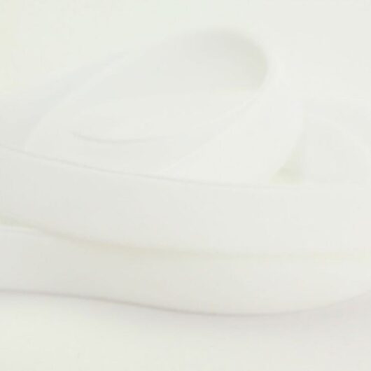 Berisfords Velvet Ribbon Mini Roll 9401 White